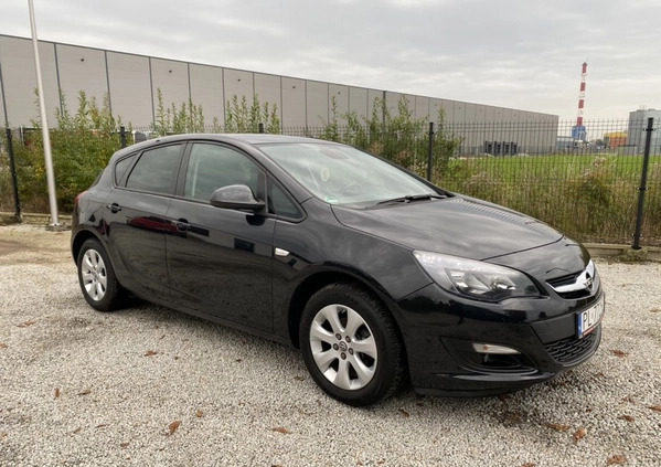 Opel Astra cena 37999 przebieg: 173000, rok produkcji 2015 z Rumia małe 667